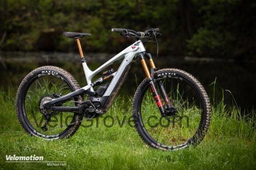 YT Industries Decoy Pro specs and reviews